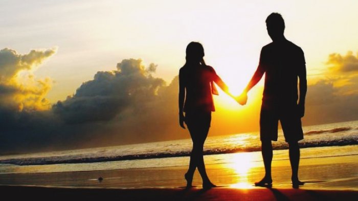 Tanda Seorang Cowok Jika Jatuh Cinta Pada Wanita