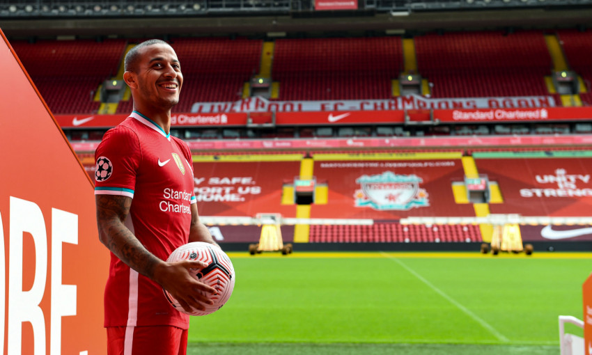 Liverpool Saat Ini memamerkan Gelandang Baru Kelas Dunia Bernama Thiago Alcantara